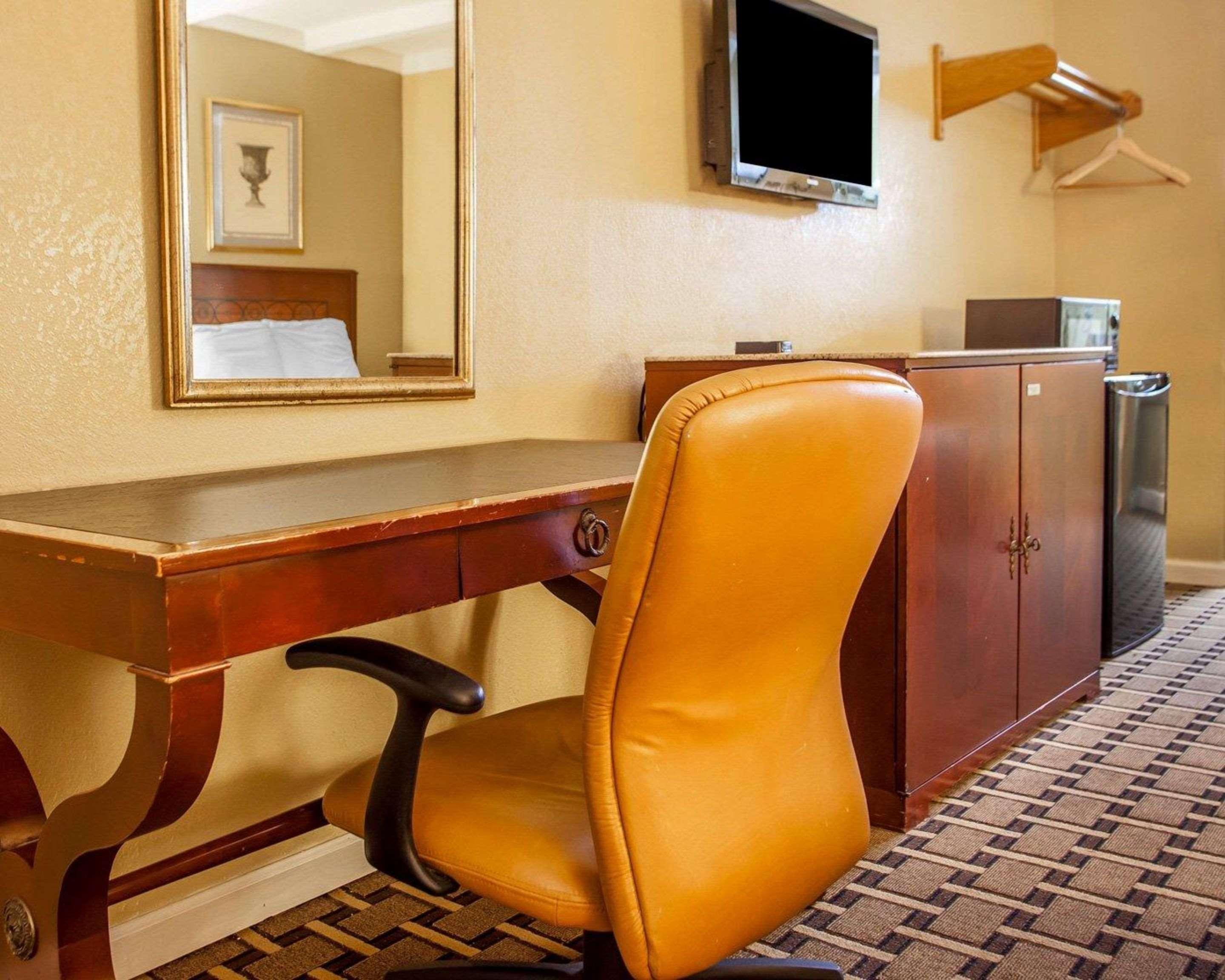 Rodeway Inn Nashville Airport Exteriör bild